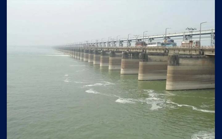 পানি বাড়ছে গঙ্গায়, স্থিতিশীলতার আভাস পদ্মায়
