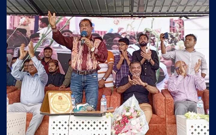 আজিজুল হক কলেজে একাদশ শ্রেণির নবীনবরণ