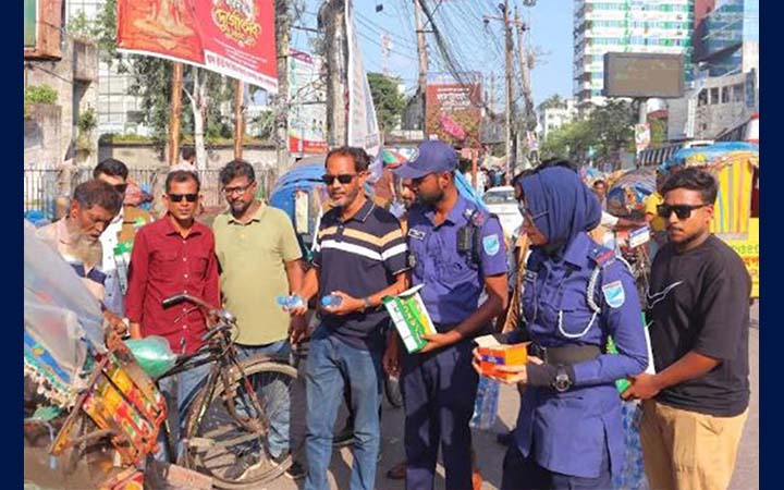 তীব্র গরমে জনসাধারণের পাশে নারায়ণগঞ্জ জেলা প্রশাসন