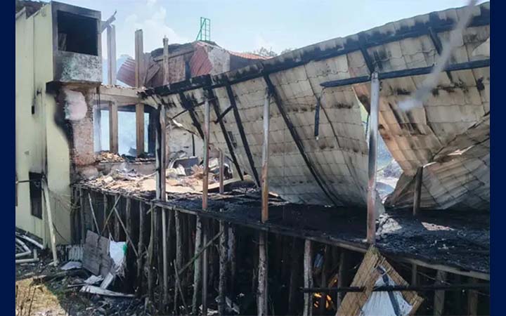 রিসোর্টে অগ্নিকাণ্ড: এখনো খোঁজ মেলেনি দুইজনের