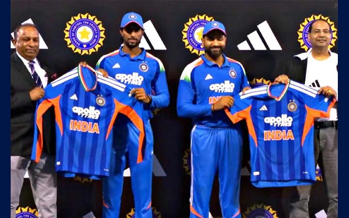 রোহিতের হাতেই উন্মোচিত হলো ভারতের টি-টোয়েন্টি বিশ্বকাপের জার্সি