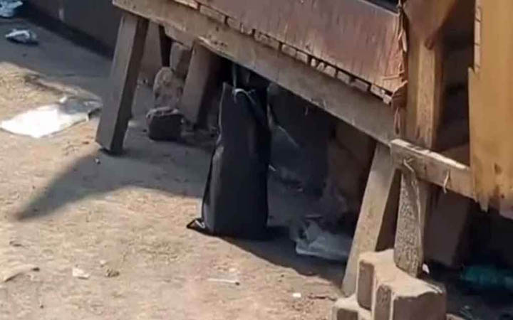 ফার্মগেটে বোমা সদৃশ বস্তু, ঘিরে রেখেছে পুলিশ