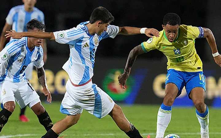 সমতায় শেষ হলো ব্রাজিল-আর্জেন্টিনা মহারণ