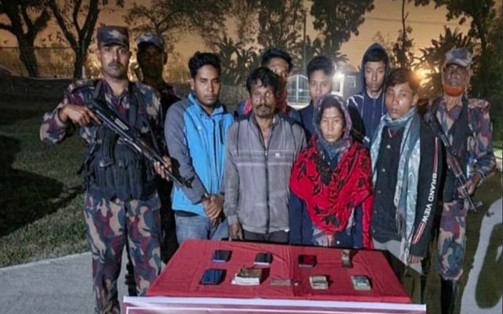 সীমান্তে আটকের পর ৮ বাংলাদেশিকে ফেরত দিল বিএসএফ