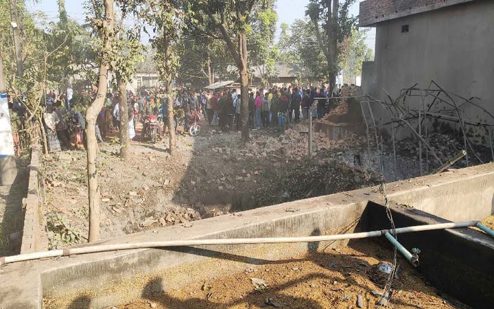 বয়লার বিস্ফোরণে একই পরিবারের তিনজন নিহত