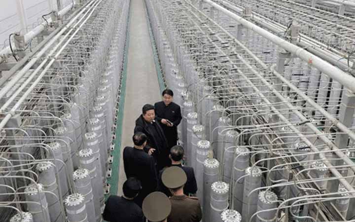 উত্তর কোরিয়া পরমাণু অস্ত্রধারী রাষ্ট্রে ‘স্থায়ীভাবে অন্তর্ভুক্তির’ ঘোষণা