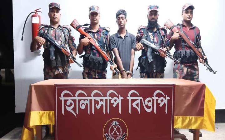 পতাকা বৈঠকে বাংলাদেশি কিশোরকে ফেরত দিলো বিএসএফ