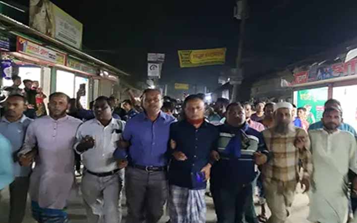 রায়পুরায় বিএনপির কার্যালয় ভাঙচুরের প্রতিবাদে বিক্ষোভ মিছিল