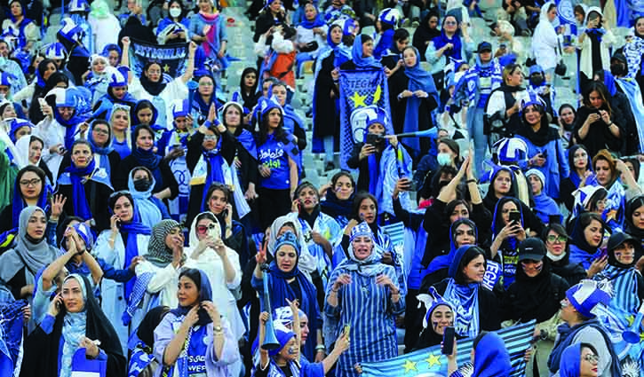 ইরানে নারীদের স্টেডিয়ামে যেয়ে খেলা দেখার অনুমতি মিলল