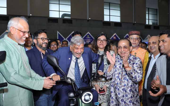 টেকনোলজি ও ইন্ডাস্ট্রিয়াল পণ্য উৎপাদনে দেশের সক্ষমতা দেখালো ওয়ালটন: পরিকল্পনামন্ত্রী