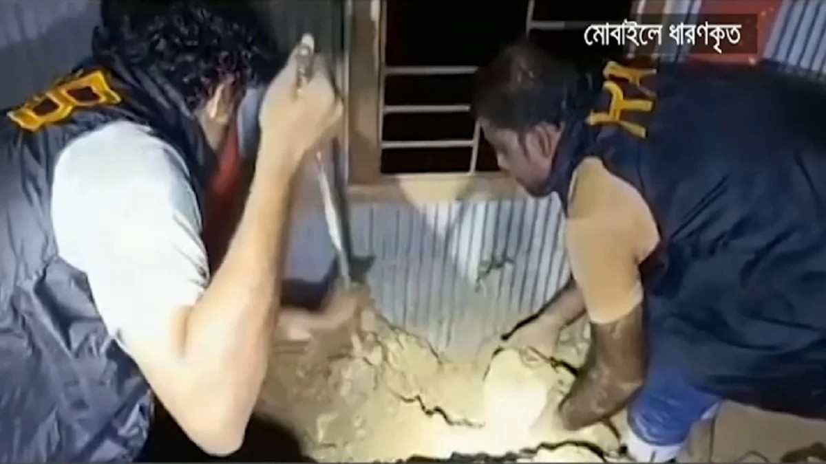কুমিল্লায় বসতঘর থেকে মাটি খুঁড়ে মিললো ৩ বস্তা ফেনসিডিল