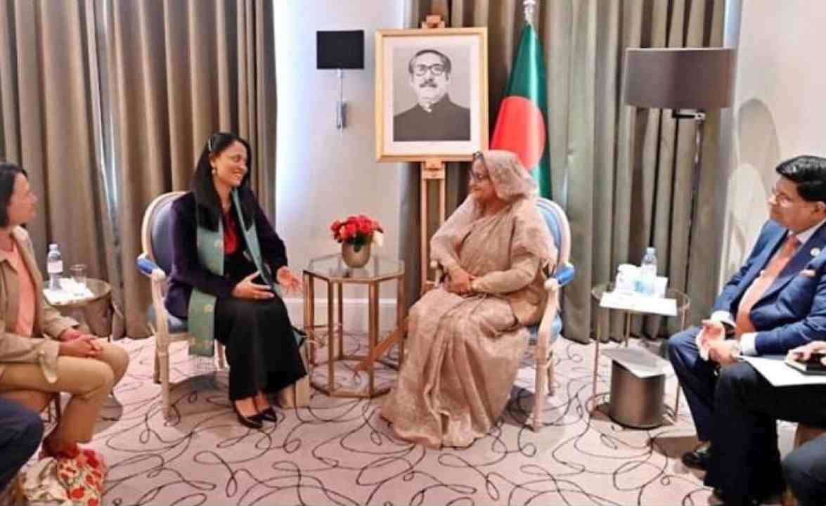 যেকোনো মূল্যে গণতন্ত্র অব্যাহত রাখতে হবে : প্রধানমন্ত্রী