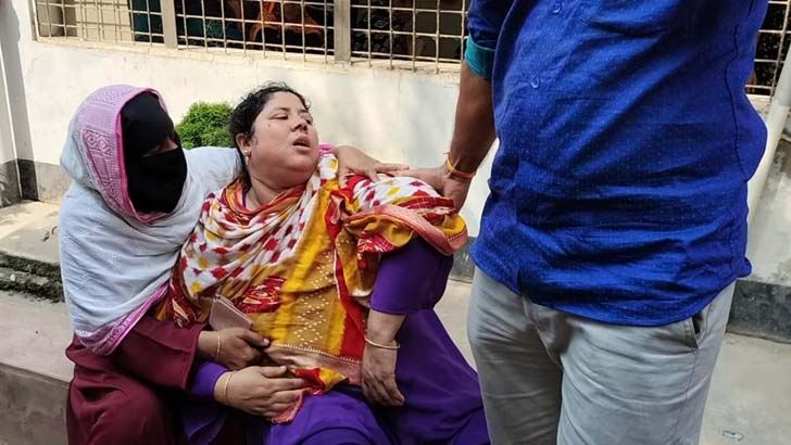 স্কুলের দোলনায় চড়তে গিয়ে মারা গেল শিশু 