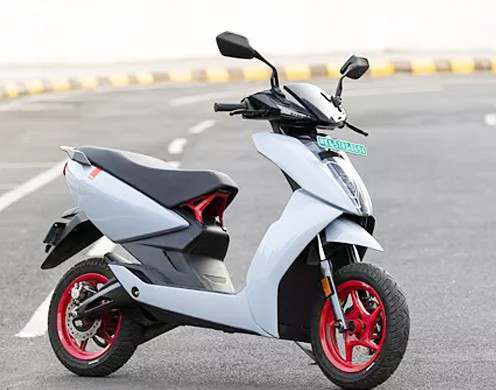 এবার এক স্কুটারে পরিবারের সবাই বসতে পারবেন