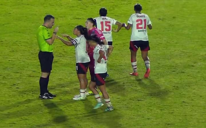 ব্রাজিলে খেলতে গিয়ে আটক ৪ আর্জেন্টাইন নারী ফুটবলার