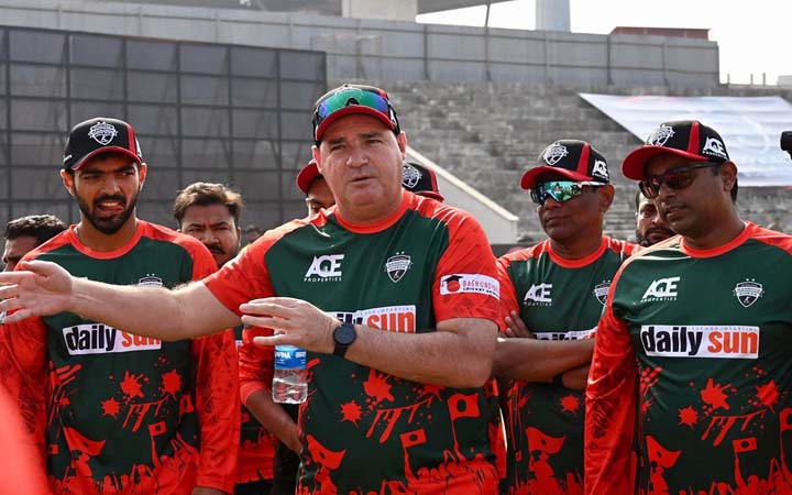 রংপুর রাইডার্স শিরোপা জিততেই এসেছে : মিকি আর্থার