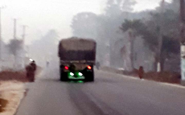 দিনাজপুরে কমেছে তাপমাত্রা, বেড়েছে শীতের প্রকোপ