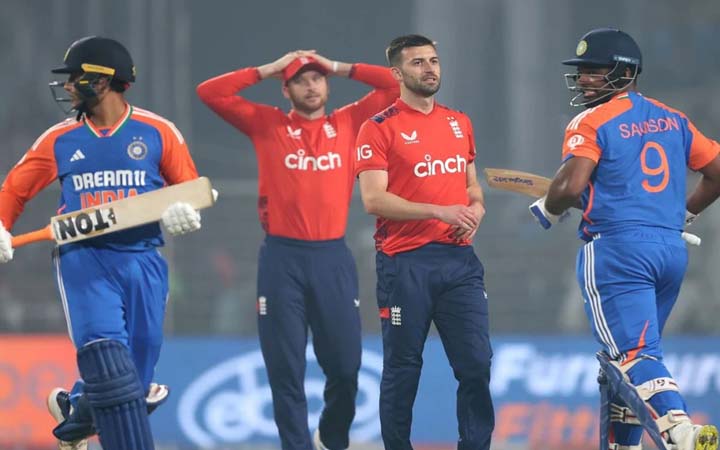 প্রথম টি-টোয়েন্টিতে ইংল্যান্ডকে হেসেখেলে হারালো ভারত