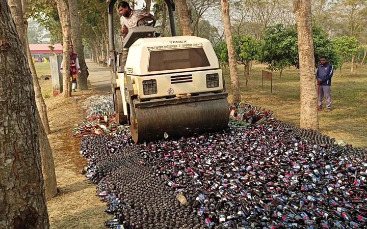 চুয়াডাঙ্গায় বিপুল পরিমাণ মাদকদ্রব্য ধ্বংস