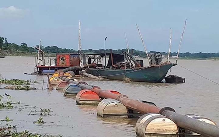 ব্রহ্মপুত্র নদের নদী খননের সরকারি বালু লোপাট