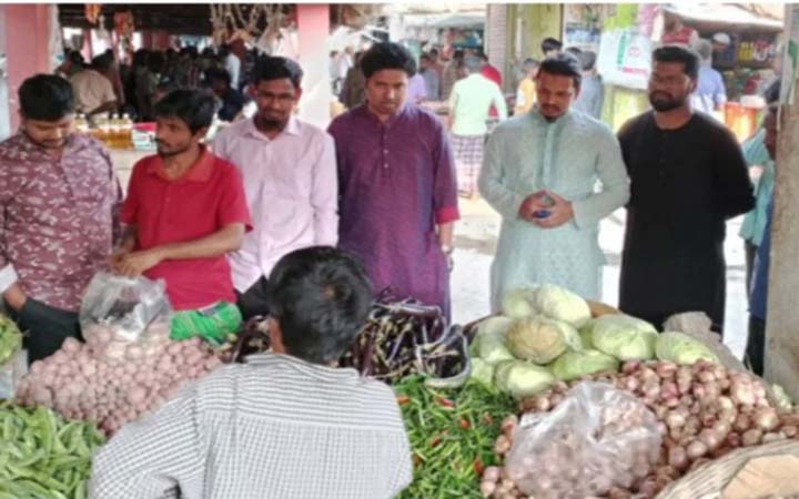 ফুলবাড়ীতে জেলা প্রশাসন ও পরিবেশ অধিদপ্তরের অভিযান