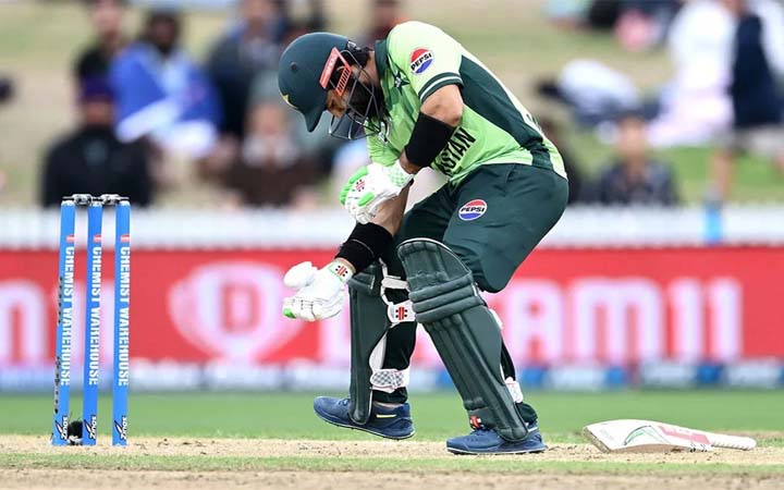 ওয়ানডে সিরিজেও কিউইদের কাছে পাকিস্তানের শোচনীয় পরাজয়