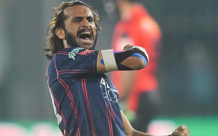 পিএসএলে পাকিস্তানি তারকার চমক