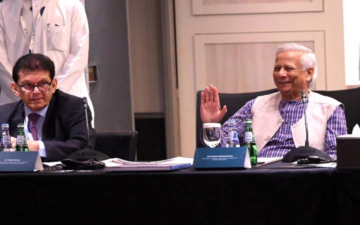 দোহায় গোলটেবিল বৈঠকে অংশ নিলেন প্রধান উপদেষ্টা