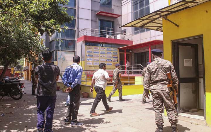 ভারতে শিক্ষার্থীদের ২০৬ কোটি টাকা নিয়ে উধাও কোচিং সেন্টার