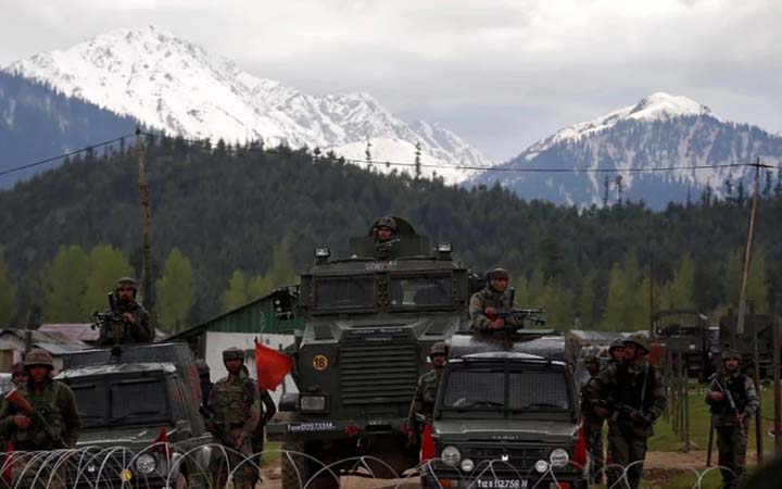সীমান্তে ব্যাপক সেনা মোতায়েন ভারতের