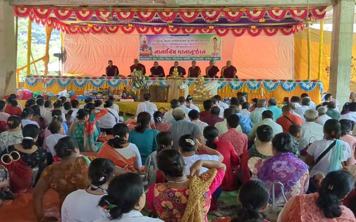 খাগড়াছড়িতে নানা কর্মসূচির মধ্য দিয়ে বুদ্ধ পূর্ণিমা পালিত