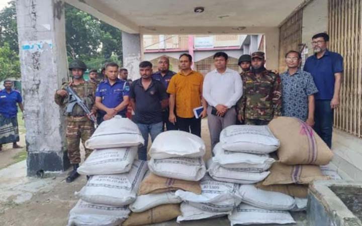 ভিজিএফের চাল লুট: সেনাবাহিনীর অভিযানে ২২ বস্তা উদ্ধার, যুবকের কারাদণ্ড