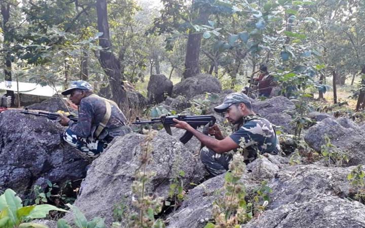 ঝাড়খণ্ডে মাওবাদীদের সাথে সংঘর্ষে সেনাসহ নিহত ৩