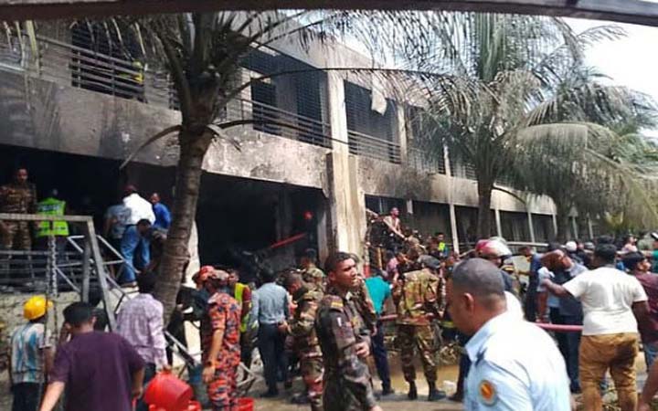 উত্তরায় বিমান বিধ্বস্তে হতাহতের ঘটনায় রাষ্ট্রীয় শোক পালিত হচ্ছে