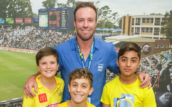 ডি ভিলিয়ার্স ইঙ্গিত দিলেন আইপিএলে ফেরার