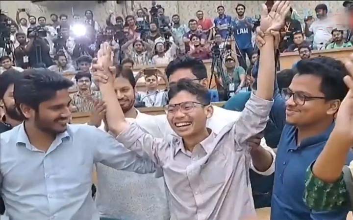 বিপুল ভোটে বিজয়ী সেই সর্ব মিত্র চাকমা