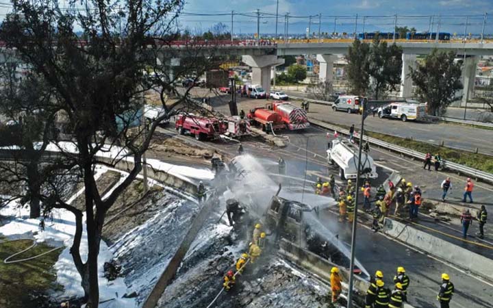 গ্যাস ট্যাংকার বিস্ফোরণে মেক্সিকোতে নিহত ৪, আহত ৯০
