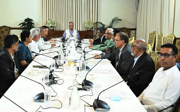 ফেব্রুয়ারির প্রথমার্ধে নির্বাচনের কোন বিকল্প আমাদের হাতে নেই : প্রধান উপদেষ্টা