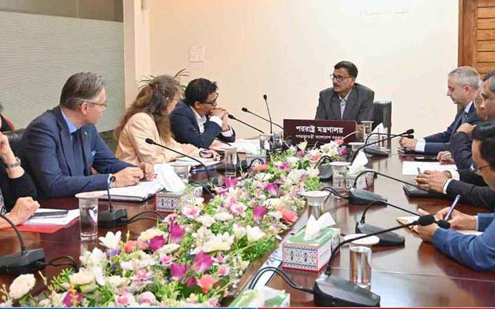 বাংলাদেশের মানবাধিকার পরিস্থিতি নিয়ে সন্তোষ প্রকাশ ইইউ প্রতিনিধি দলের