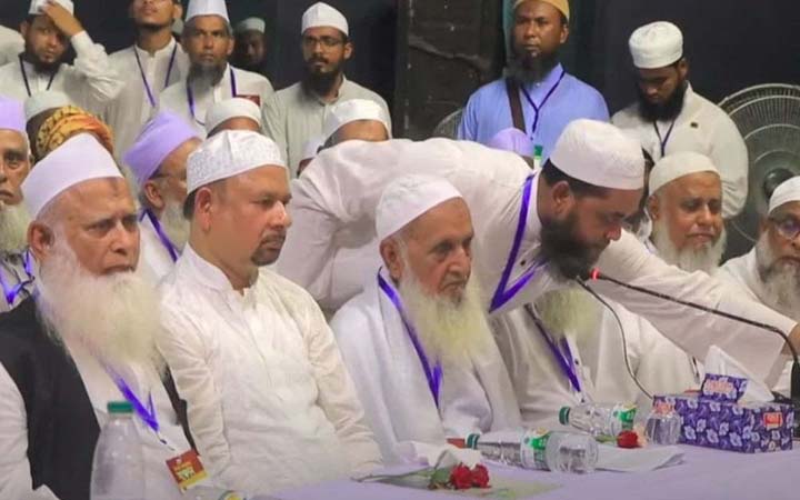 আগামী নির্বাচনে ইসলামী দলের জোট নিয়ে সতর্ক করলেন হেফাজত আমির