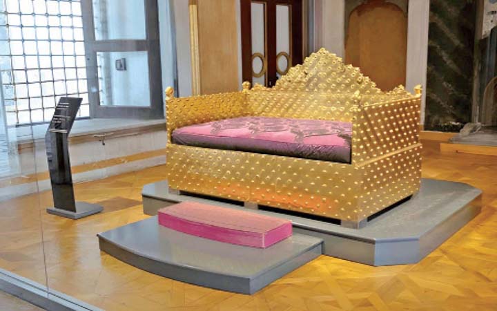 ইসলামে নেতৃত্বের ধারাবাহিকতা ও ঐক্য