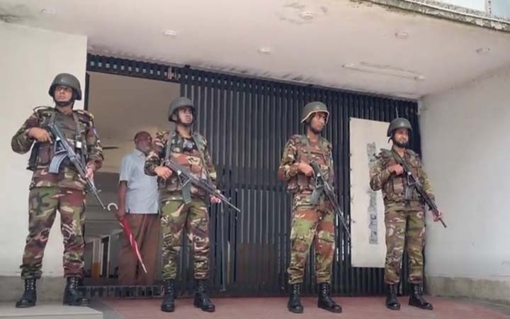 যৌথ বাহিনী ঘিরে রেখেছে হাজী সেলিমের ভবন