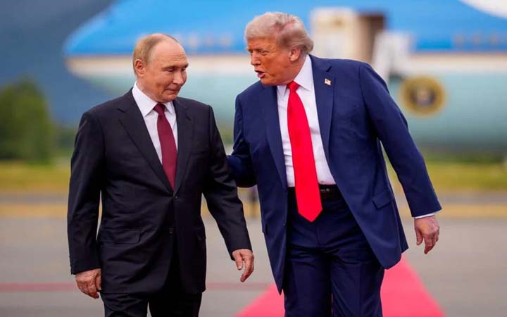 এখনও ডোনাল্ড ট্রাম্পকে মস্কোতে আতিথ্য দিতে প্রস্তুত পুতিন: ক্রেমলিন