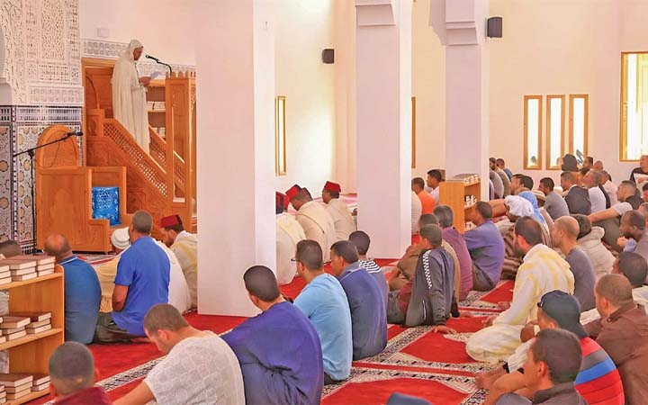 খুতবা চলাকালে দানবাক্স চালানো নিষিদ্ধ?