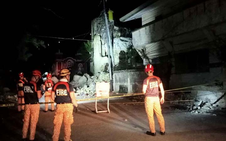 শক্তিশালী ভূমিকম্পে ফিলিপাইনে নিহত বেড়ে ২৭