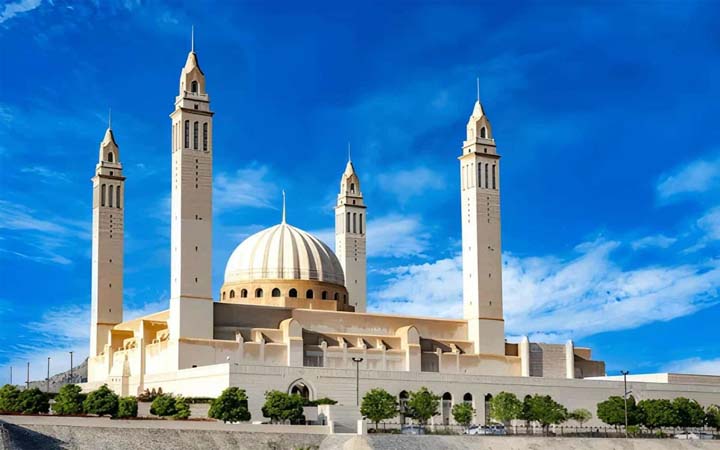 যেসব কাজ করা নিষেধ মসজিদে