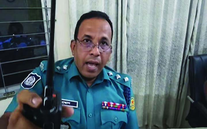সাংবাদিককে হেনস্তা রামপুরা পুলিশ বক্সে