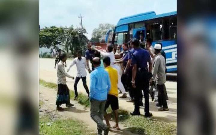 সিলেটে চেকপোস্টে তল্লাশিকালে পুলিশের ওপর হামলা, আহত পাঁচ