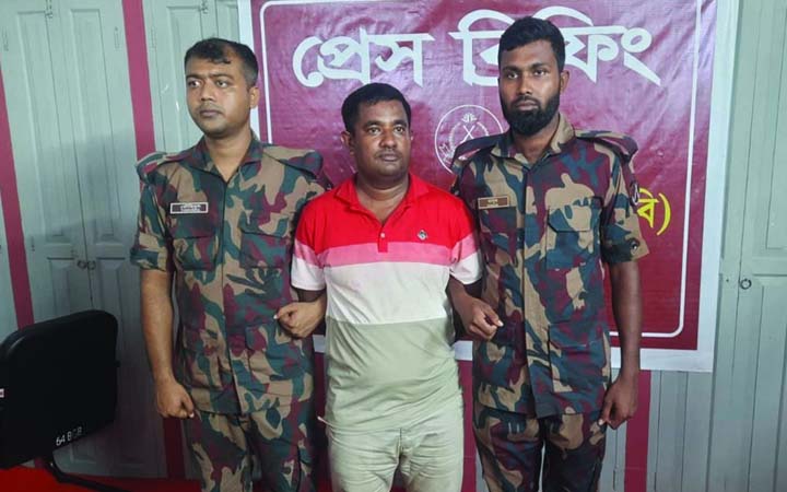 তালিকাভুক্ত ইয়াবা গডফাদার মনির আটক