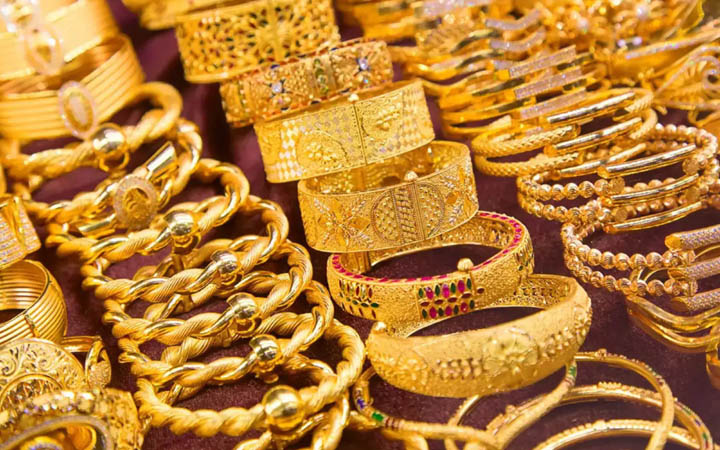 আজ যে দামে বিক্রি হচ্ছে স্বর্ণ